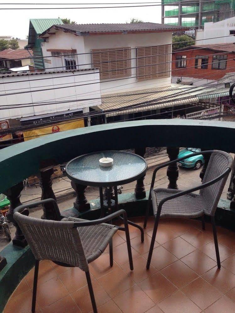 The Irish Clock Udon Thani Exterior foto